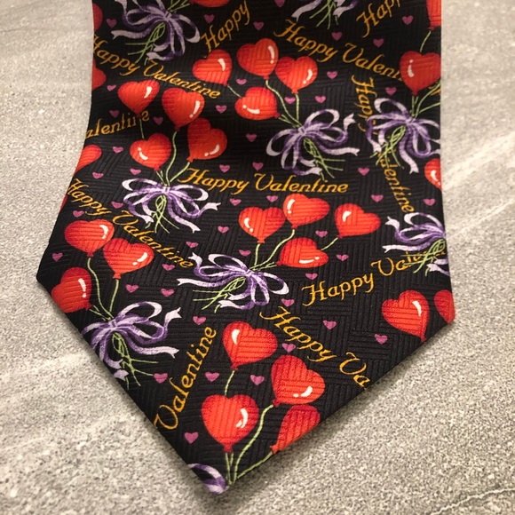 Valentine’s Day hearts and flowers tie black red - Picture 2 of 4